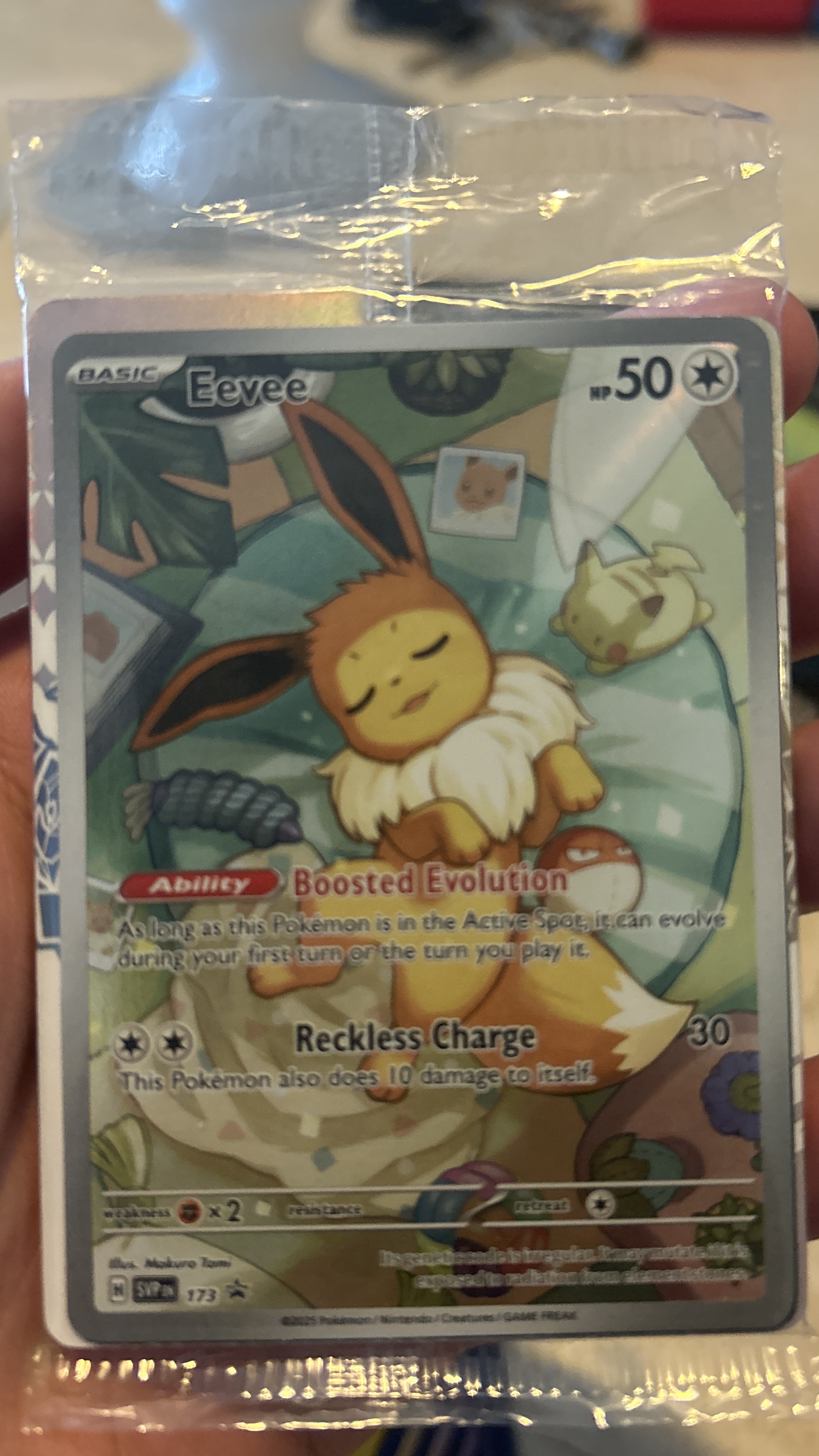 Eevee Prismatic Evolutions y promocionales extras.